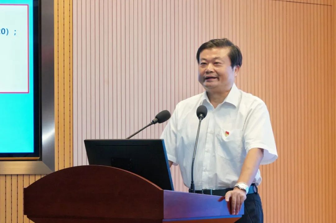 中大咨詢:為推動高質量發(fā)展提供新思路 中大咨詢專家受邀到廣藥集團做專題報告 中大咨詢:為推動高質量發(fā)展提供新思路 中大咨詢專家受邀到廣藥集團做專題報告